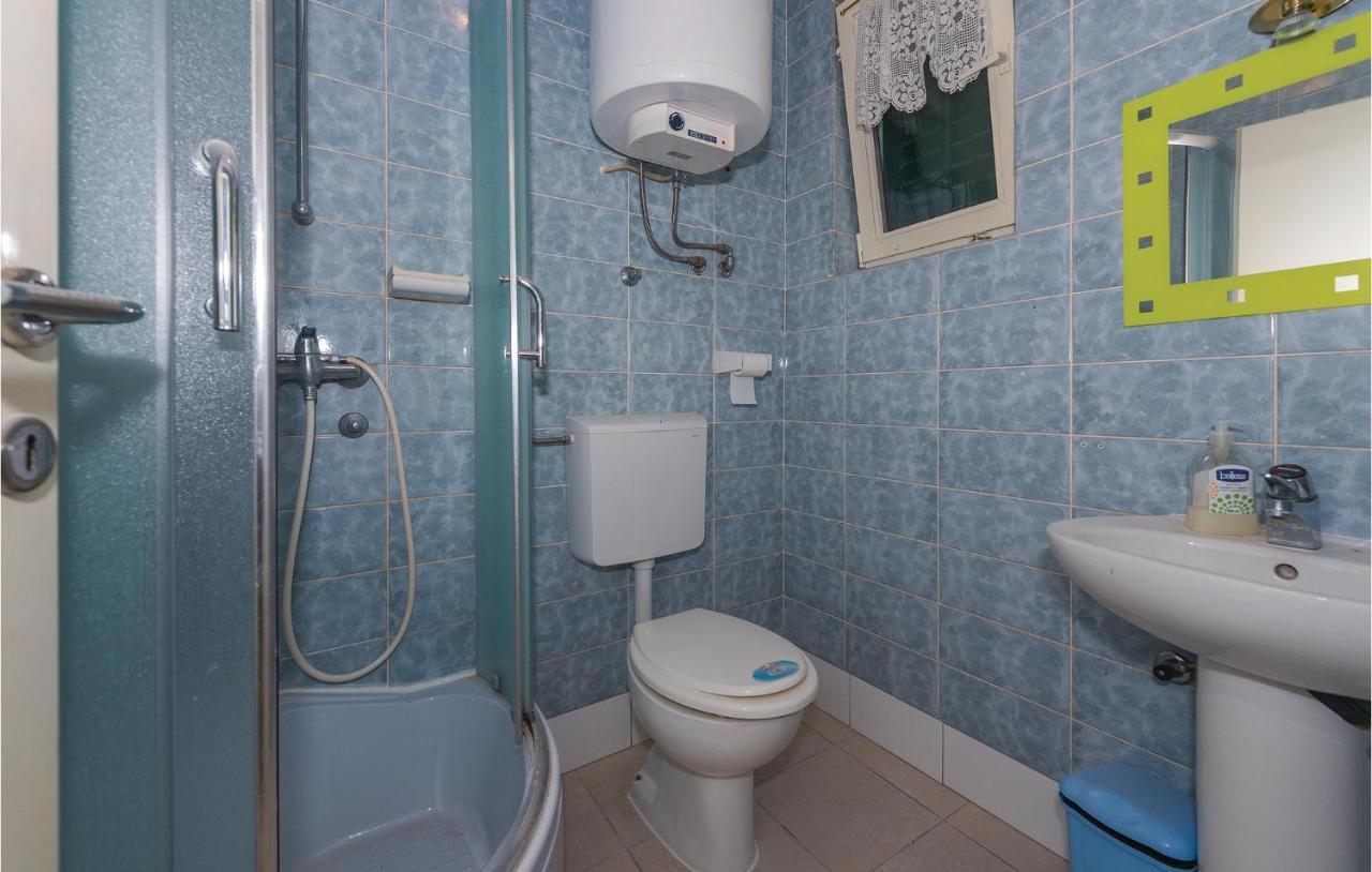2 Bedroom Amazing Apartment In Rogoznica Rogoznica  Luaran gambar