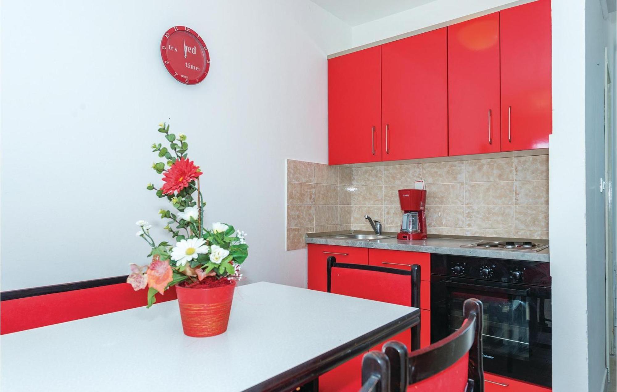 2 Bedroom Amazing Apartment In Rogoznica Rogoznica  Luaran gambar