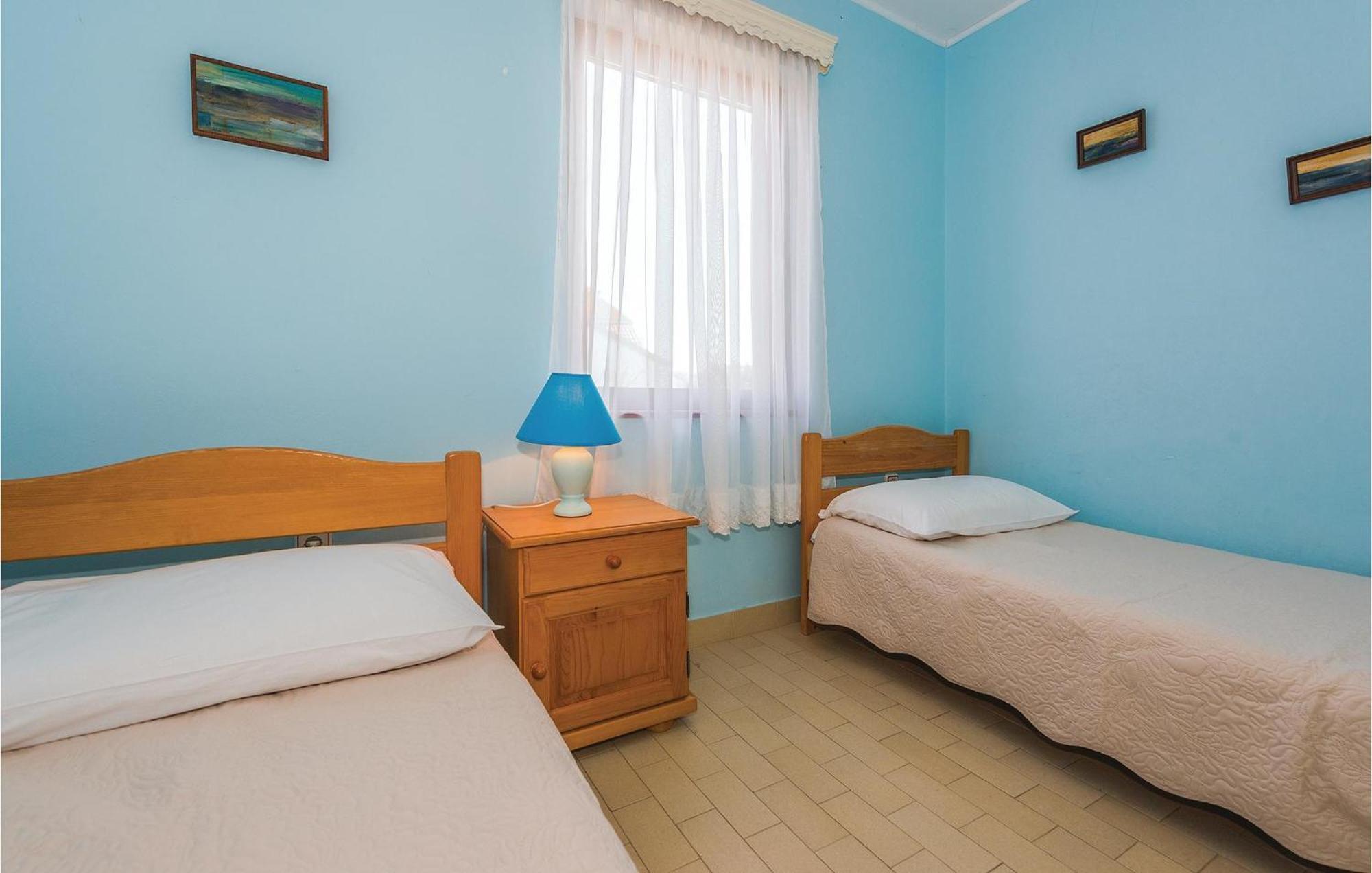 2 Bedroom Amazing Apartment In Rogoznica Rogoznica  Luaran gambar